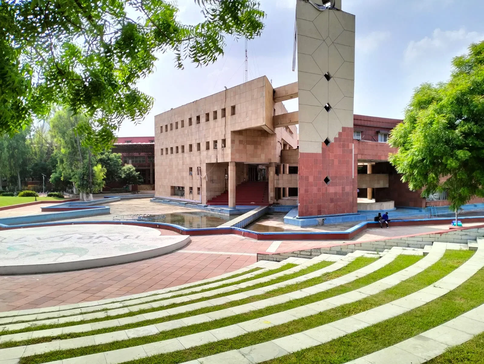 Delhi Technological University